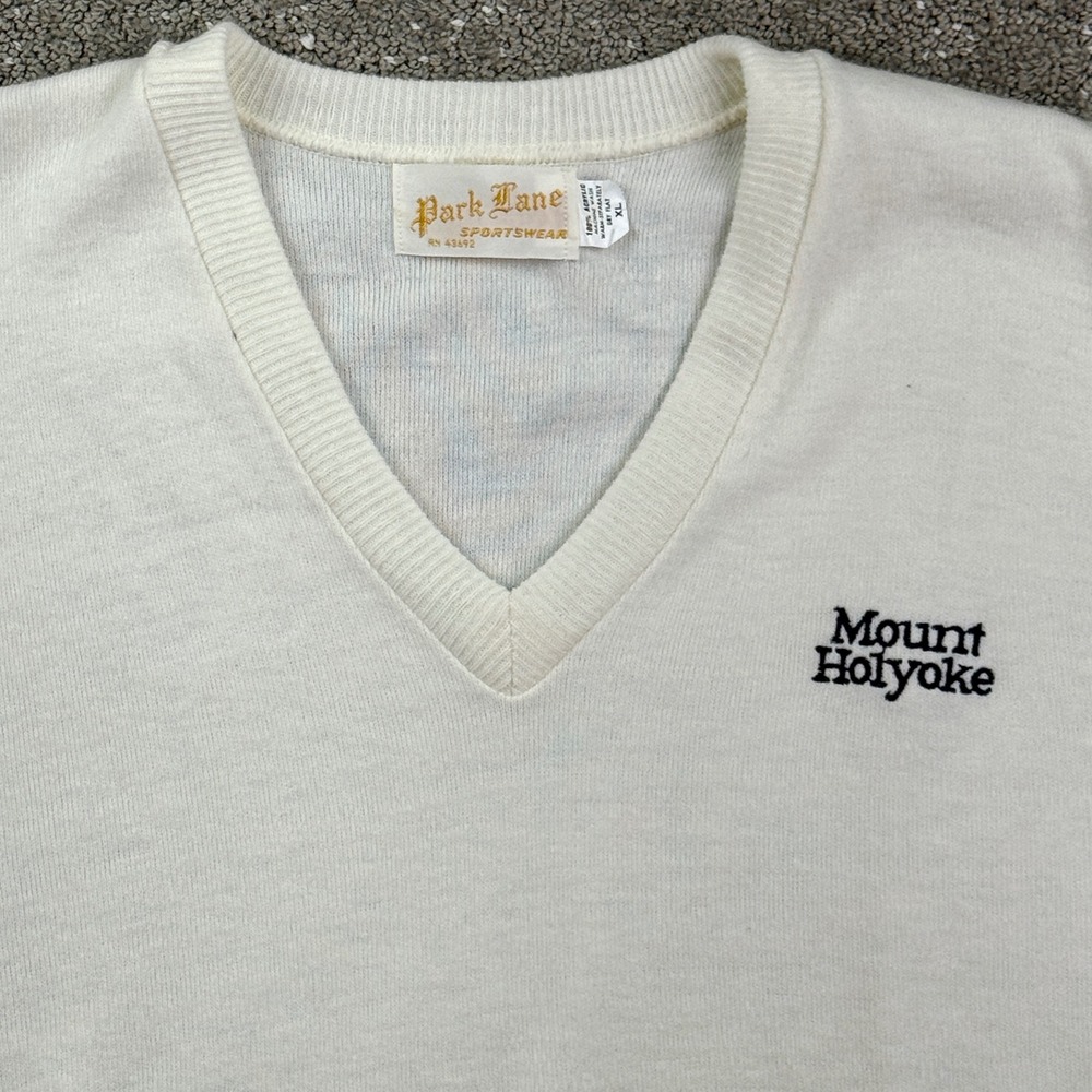Vintage Mount Holyoke College Sweater XL Park Lane V Neck Preppy Ivory